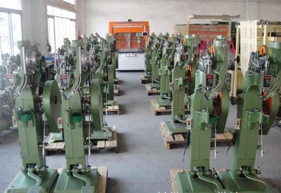 汽車(chē)離合器片鉚釘機(jī) 現(xiàn)機(jī)供貨，一站式滿(mǎn)足您的生產(chǎn)與采購(gòu)需求